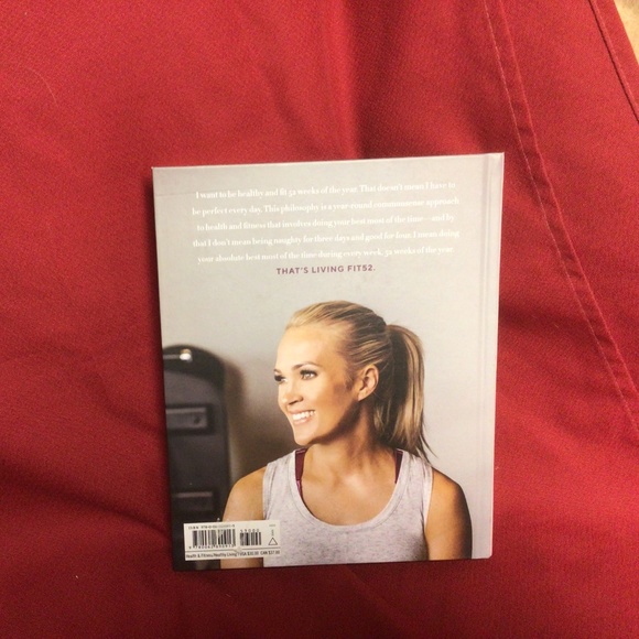 CARRIE UNDERWOOD book - Picture 2 of 2